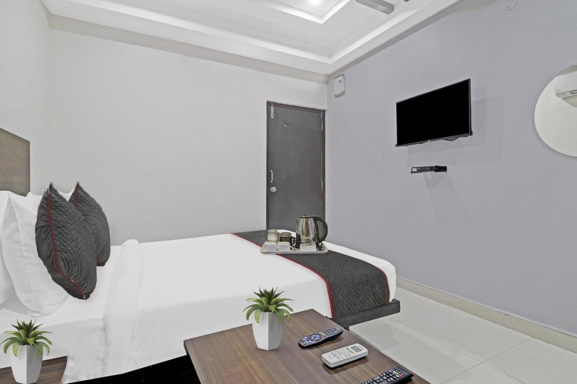 Collection O White House Near Kims Kondapur Hotel Kondapur  Exterior photo