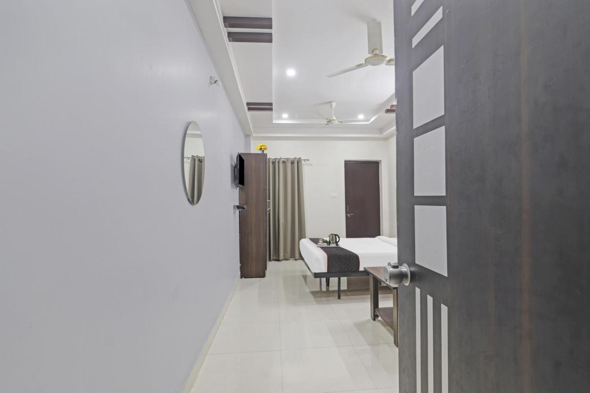 Collection O White House Near Kims Kondapur Hotel Kondapur  Exterior photo