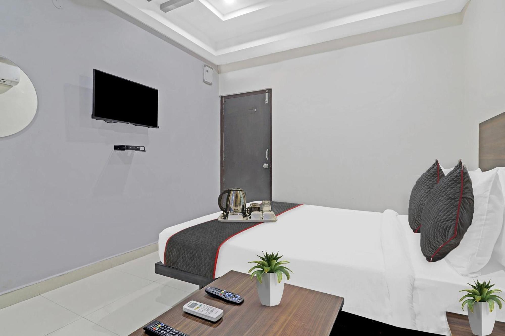 Collection O White House Near Kims Kondapur Hotel Kondapur  Exterior photo