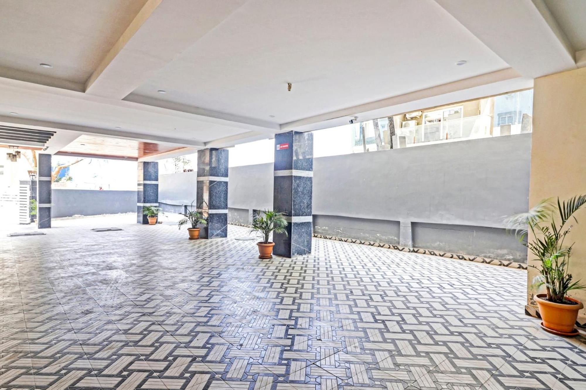 Collection O White House Near Kims Kondapur Hotel Kondapur  Exterior photo