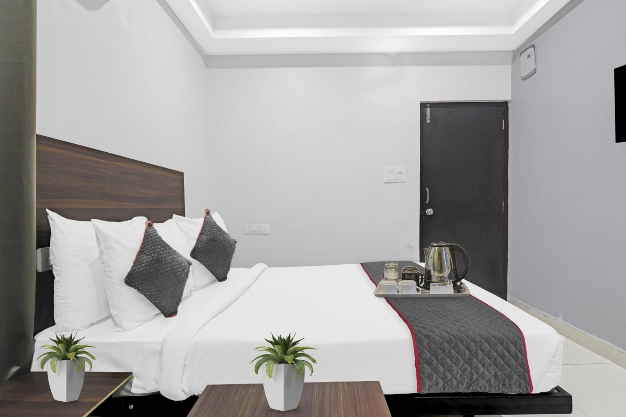 Collection O White House Near Kims Kondapur Hotel Kondapur  Exterior photo
